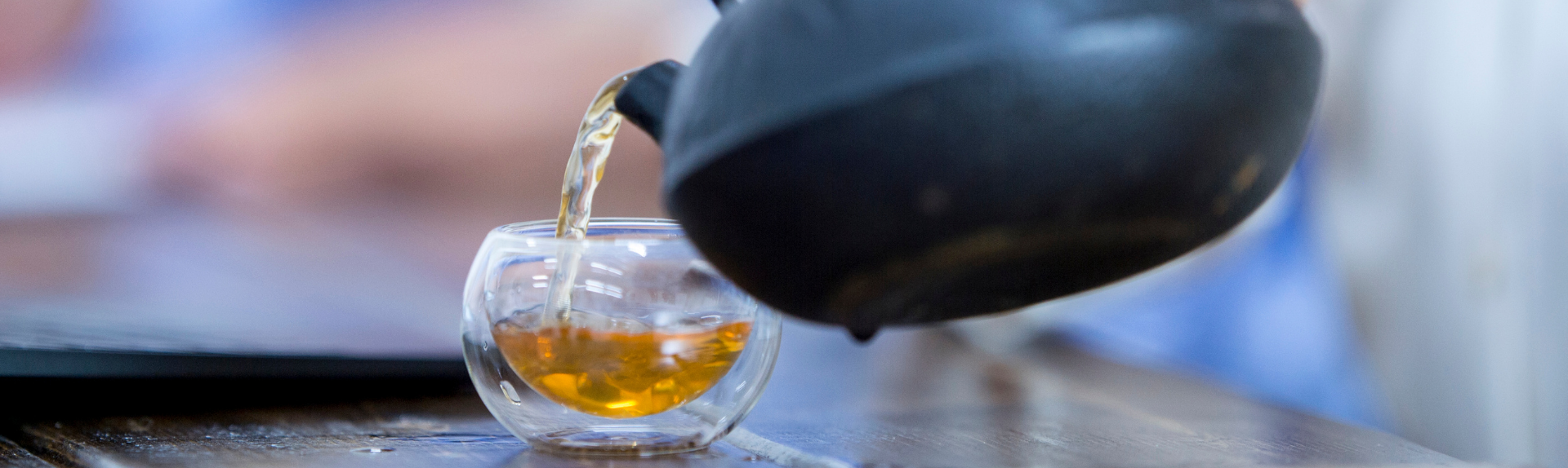 pouring tea (4).png